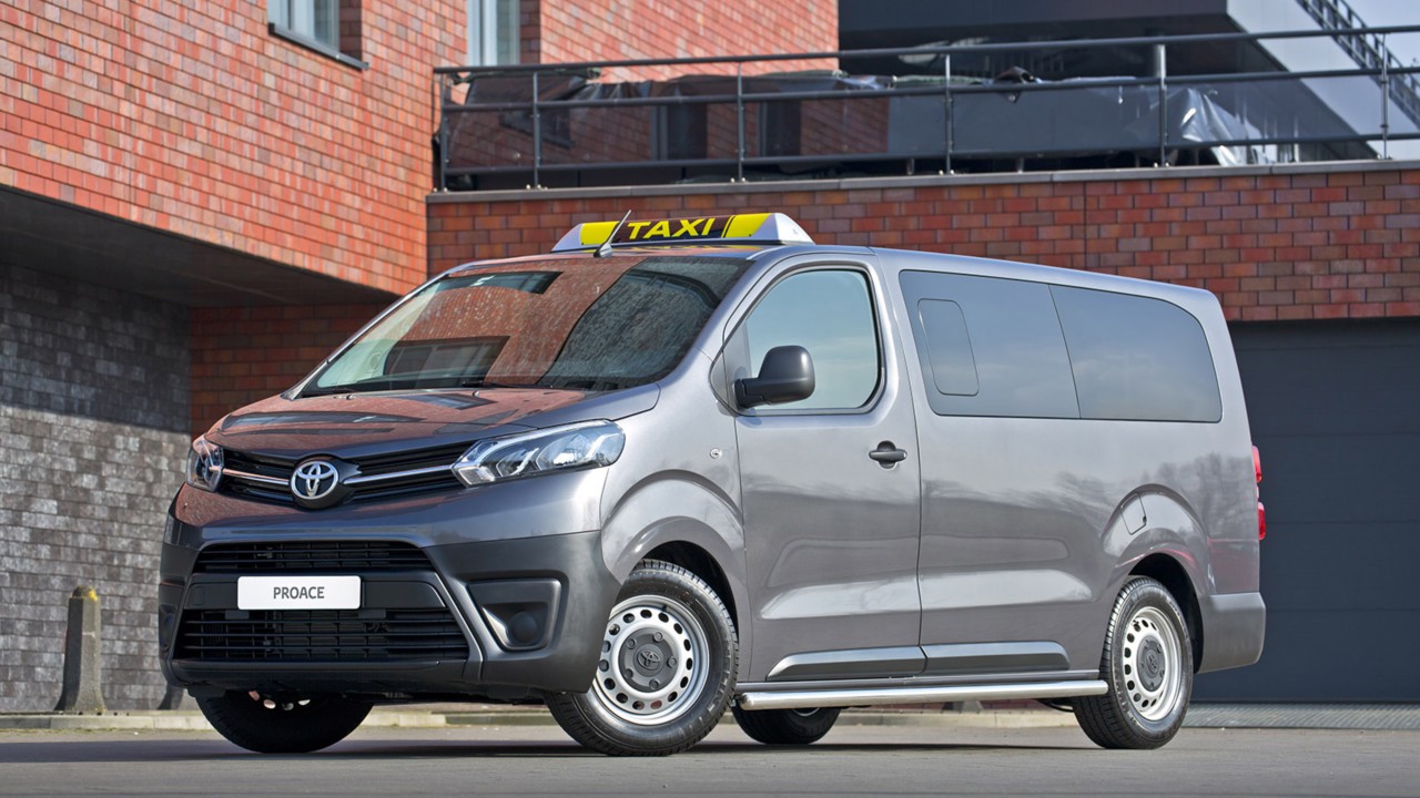 Toyota-Proace-exterieur-Taxi-linksvoor