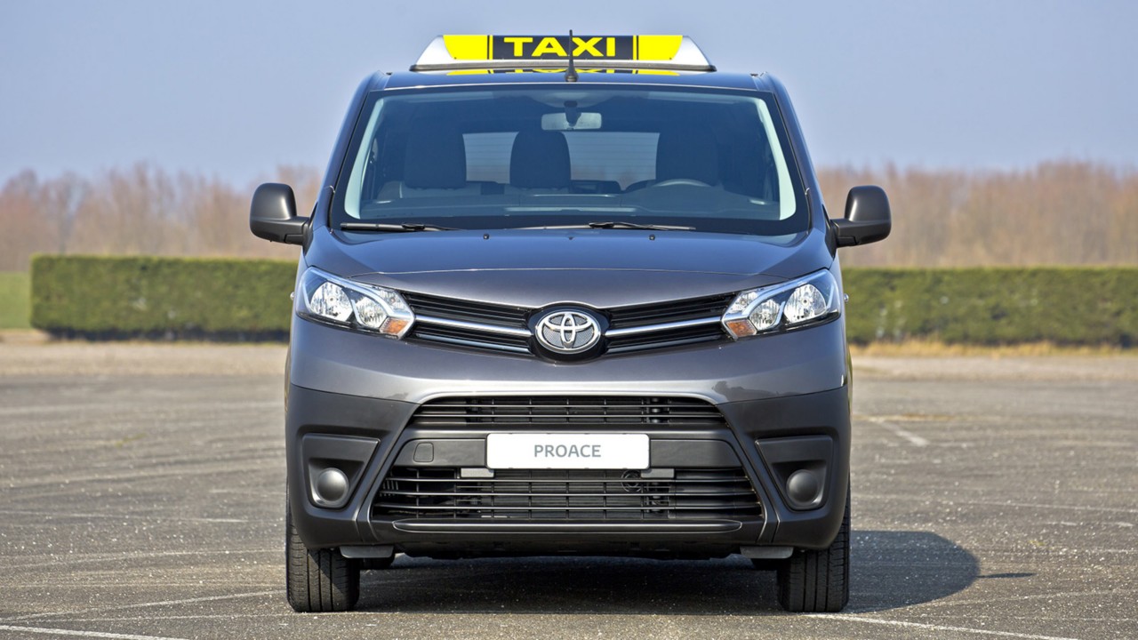 Toyota-Proace-exterieur-Taxi-voorkant