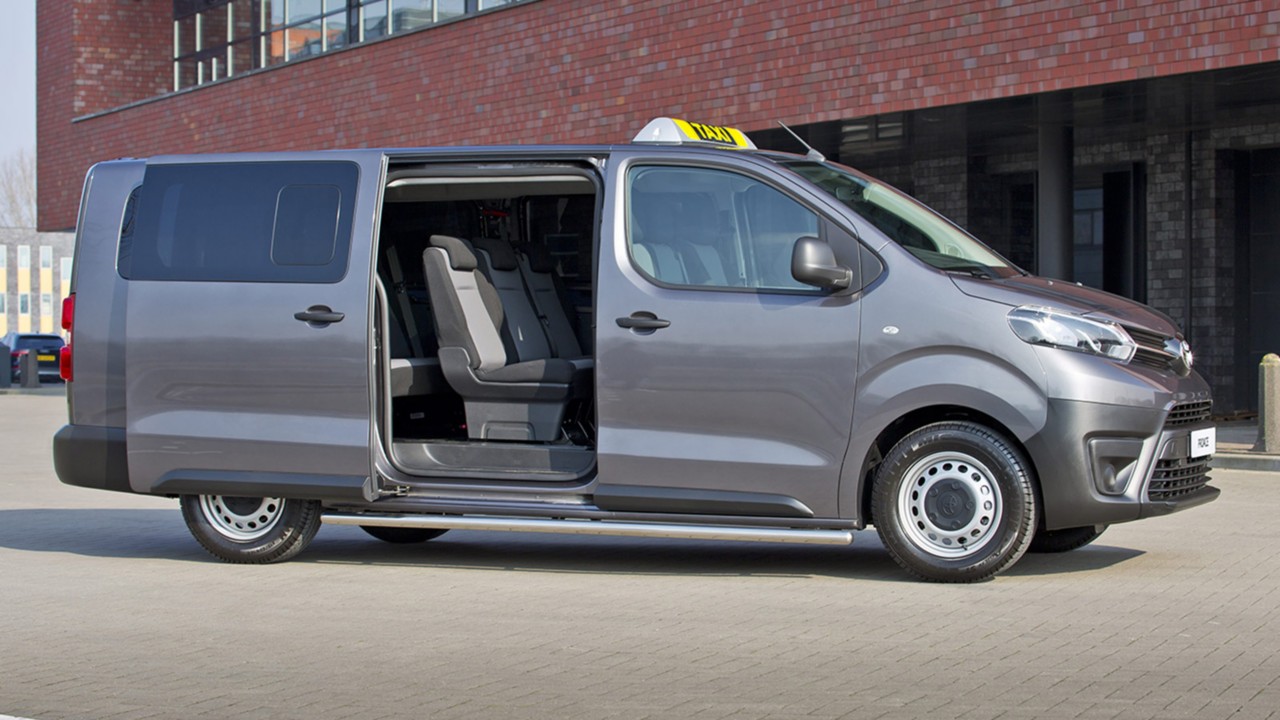 Toyota-Proace-exterieur-Taxi-zijkant