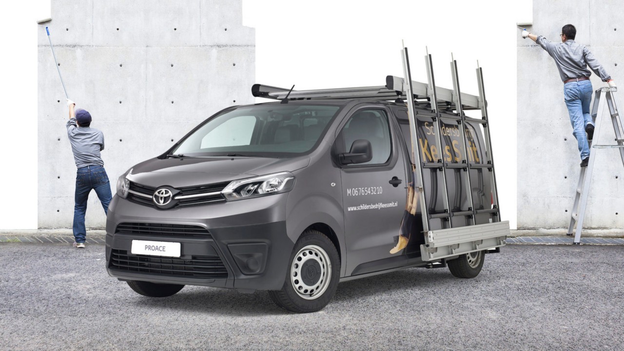 Toyota-Proace-exterieur-achtervoor-Kees-Smit