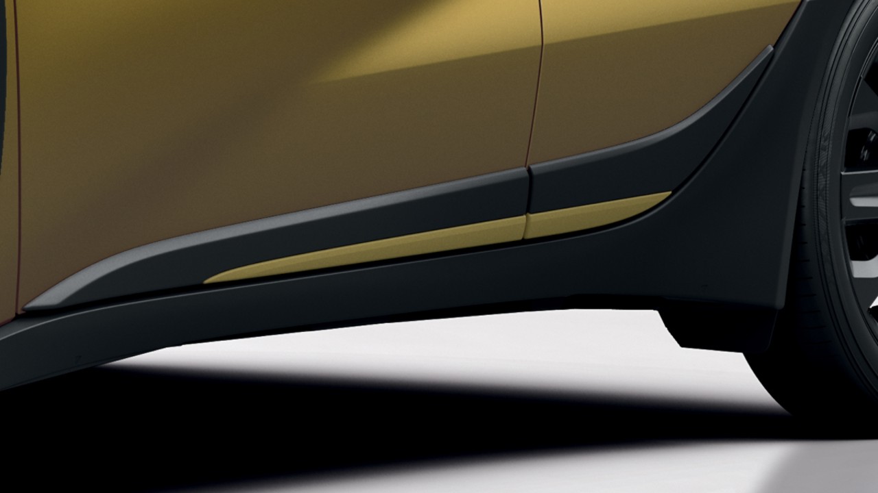 toyota-aygo-x-2022-hotspot-detail-door-gold